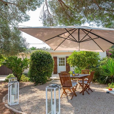 Haus Mit Garten Ueber Der Bucht Von Cannes 발로리스 외부 사진