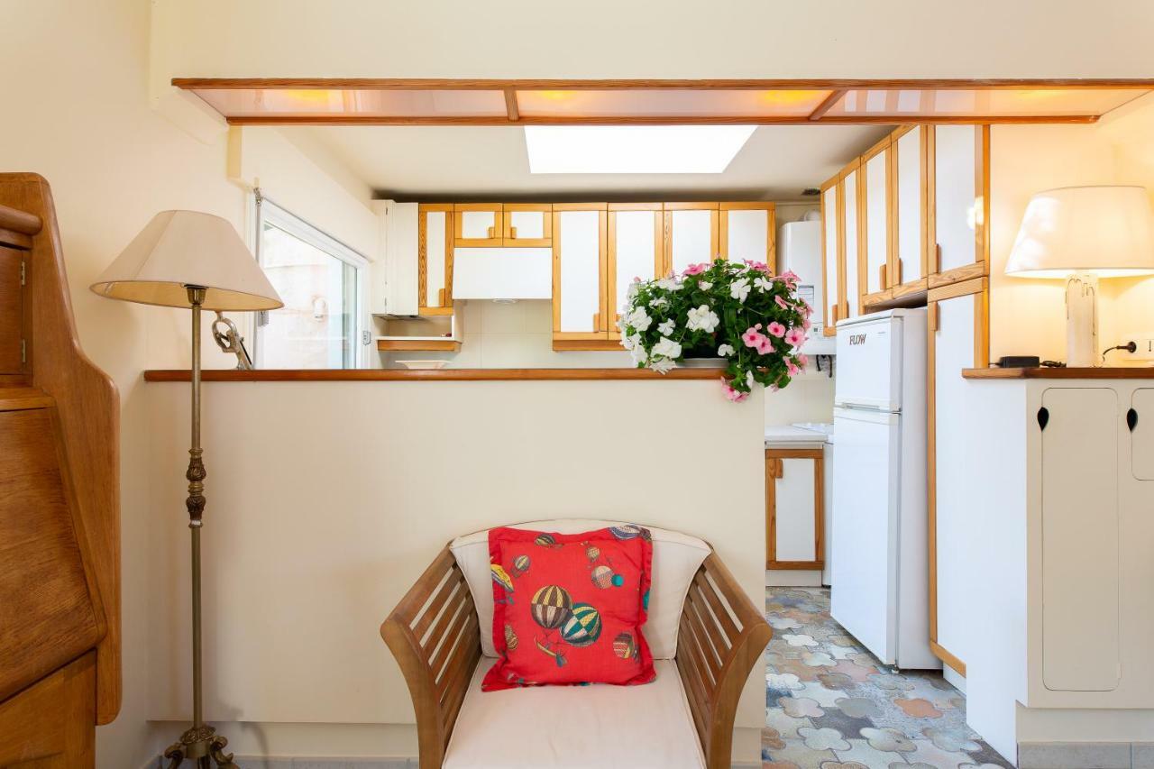 Haus Mit Garten Ueber Der Bucht Von Cannes 발로리스 외부 사진