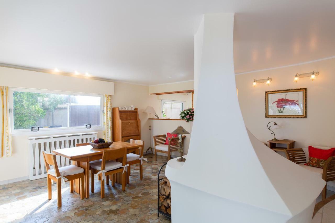 Haus Mit Garten Ueber Der Bucht Von Cannes 발로리스 외부 사진